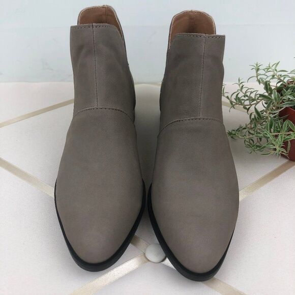 Lucky Brand Paramo Titanium Grant Nubuck Bootie - Picture 4 of 6